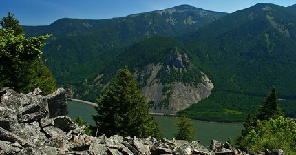 Looking across the Columbia River Gorge at Mt Defiance from the summit of Wind Mountain